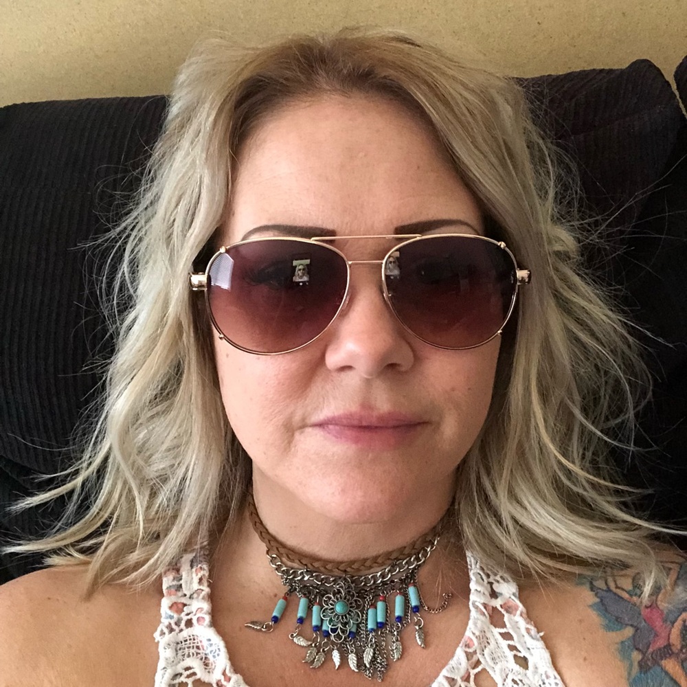 Meet your Posher, Pam